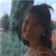 Profesora entusiasta ofrece clases de lengua y literatura catalana y castellana, cine y audiovisuales, inglés y refuerzo de cualquier asignatura